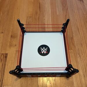 WWE Wrestling Ring and wrestling figures bundle